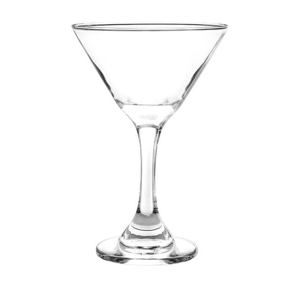 Degusta tu bebida preferida en nuestra copa martinera, hecha con calidad y estilo