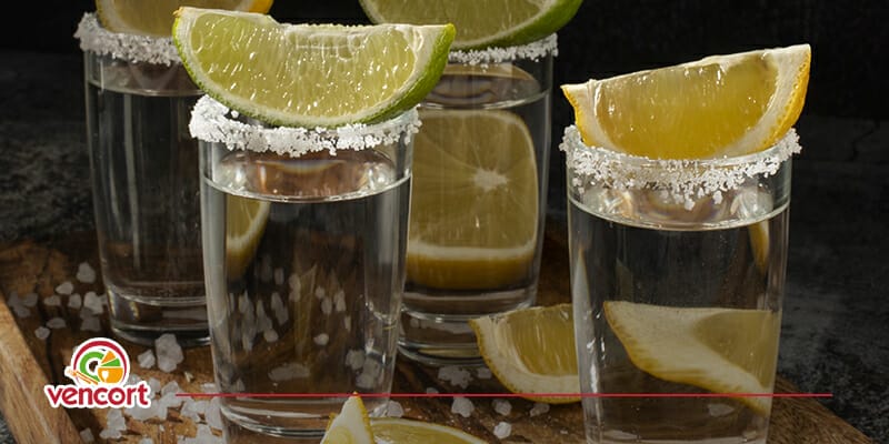 bebidas mexicanas servidas en cristalería de Vencort